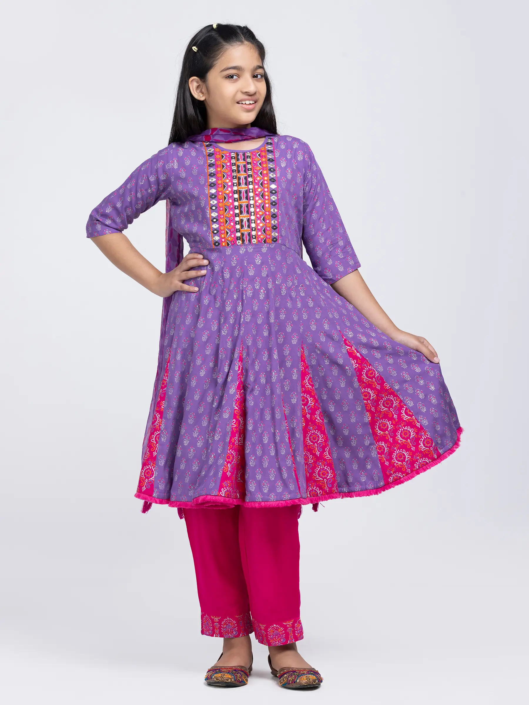 Light Purple Printed and Embroidered Linen Shalwar Kameez